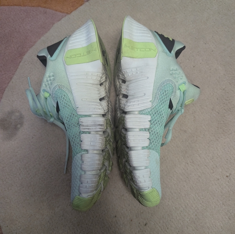 Nike Metcon 4 Sneakers - Picture 6 of 8